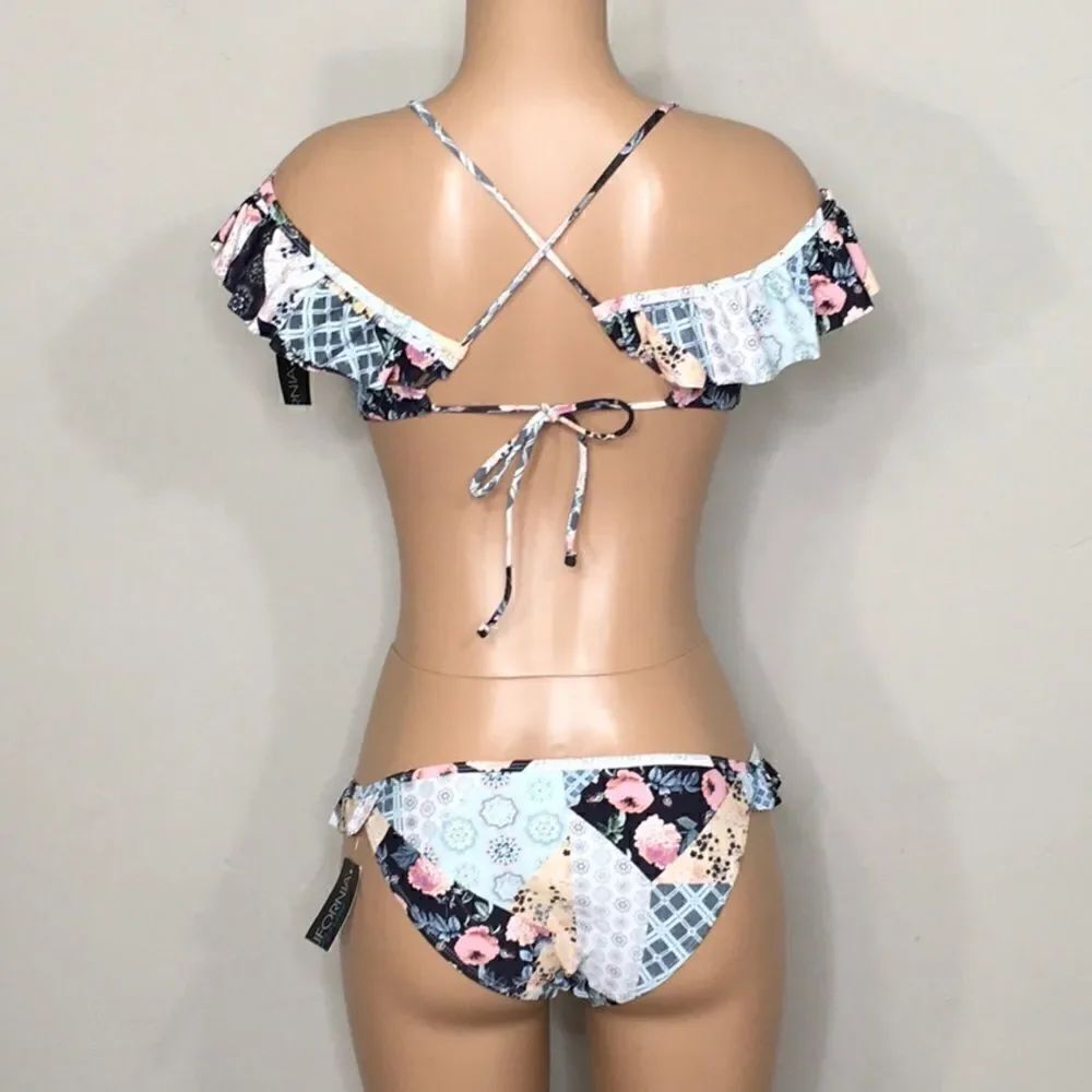 New. Floral patchwork ruffle bikini set. - Picture 6 of 9